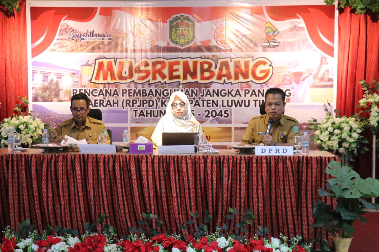 MUSRENBANG -- Pemkab Luwu Timur menggelar Musrenbang tingkat Kabupaten Luwu Timur dalam rangka penyusunan RPJPD Tahun 2025-2045. Kegiatan ini dalam rangka penajaman, penyelarasan, klarifikasi dan kesepakatan visi, misi, arah kebijakan, dan sasaran pokok RPJPD.