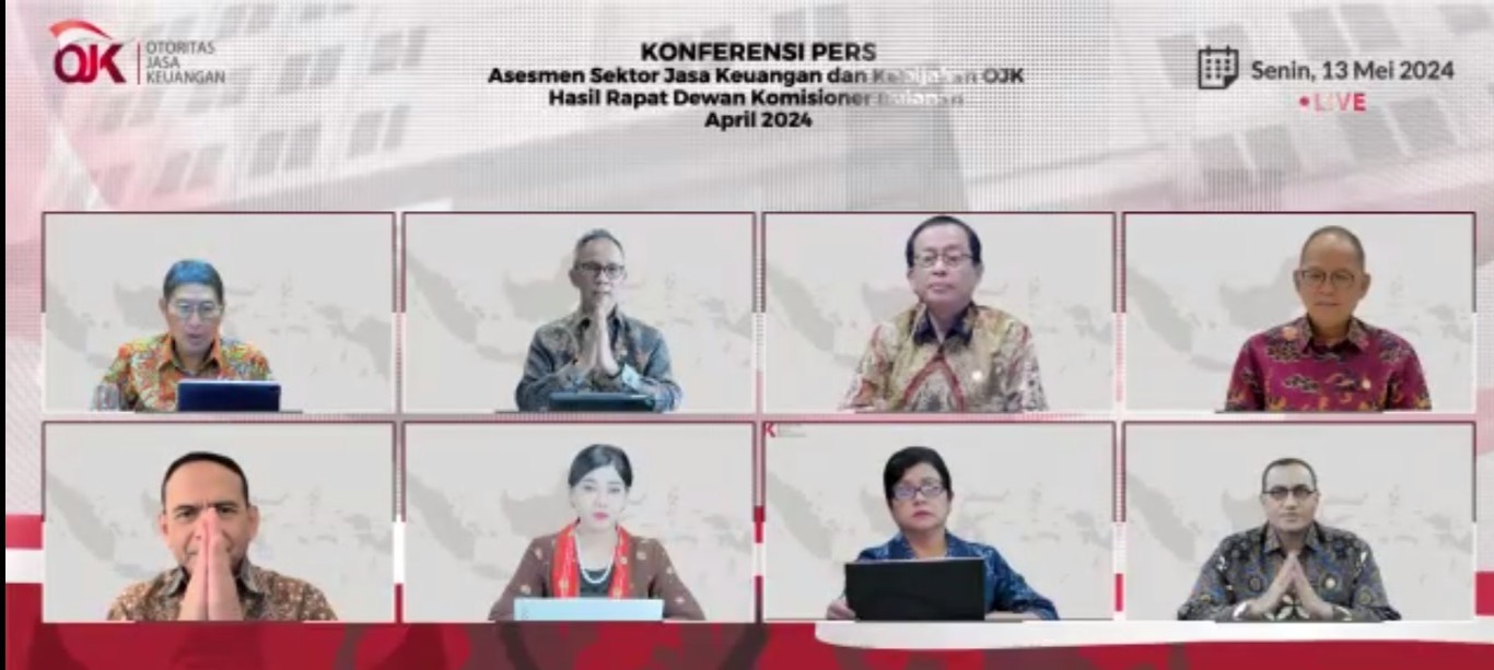 RDKB APRIL -- Ketua Dewan Komisioner OJK, Mahendra Siregar (dua dari kiri atas) bersama para Dewan Komisaris OJK lainnya saat pelaksanaan RDKB April 2024 yang digelar secara daring.