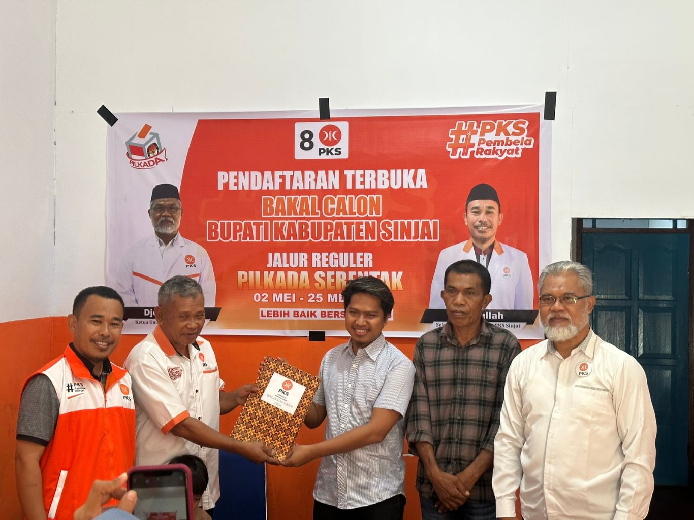 Serius Maju di Sinjai, H Badris Daftar di PKS dan NasDem