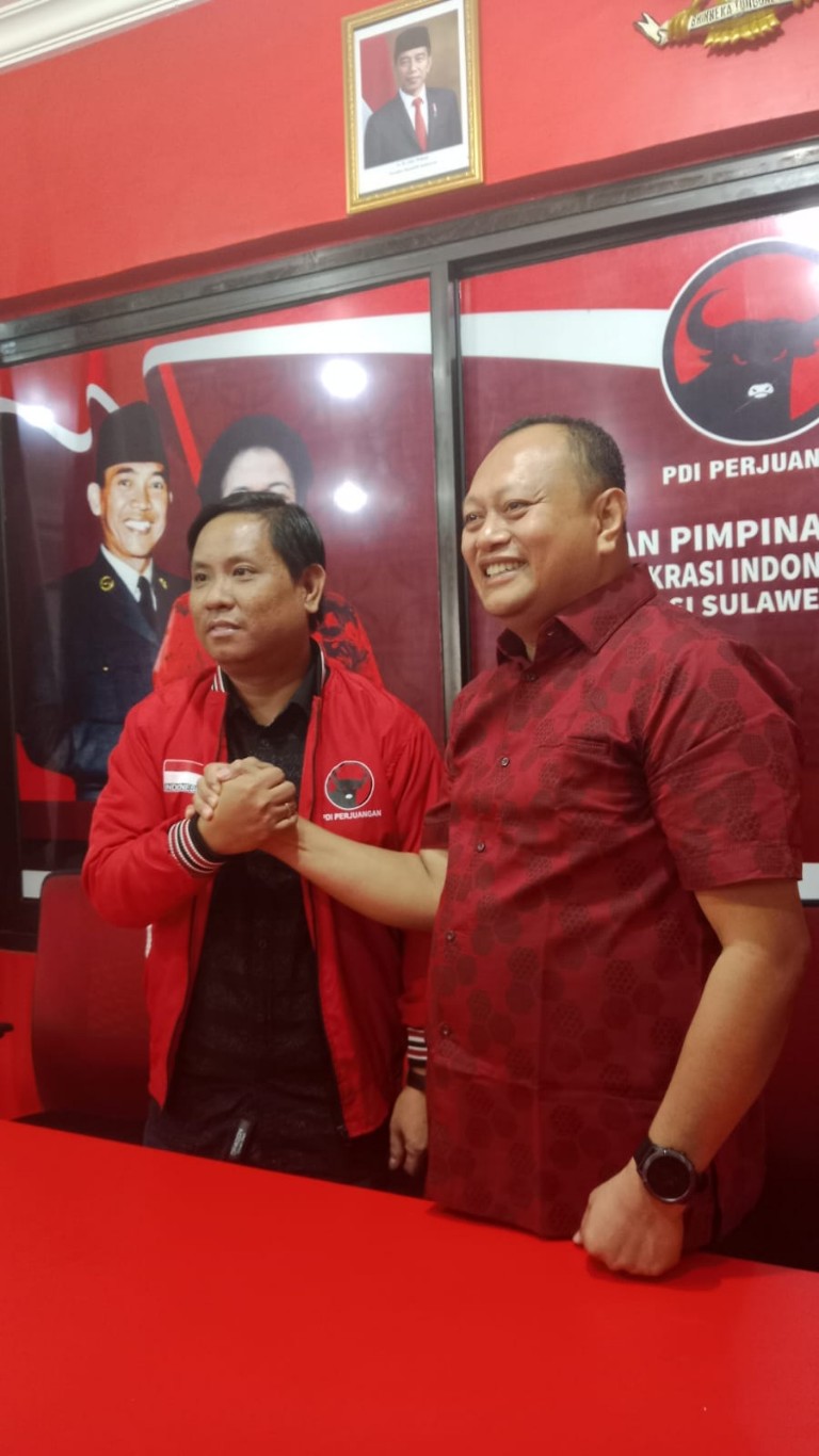 IST MENGIKUI UJI KEPATUTAN--Ketua Fraksi Nasdem DPRD Sulsel Ady Ansar usai mengikuti uji kepatutan di DPD PDIP Sulsel, Sabtu (8/6)   