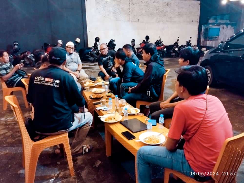 Founder Global Link, Abdul Malik saat memberikan keterangan terkait pertandingan mobile legend di Lapak Kopi Abangda.