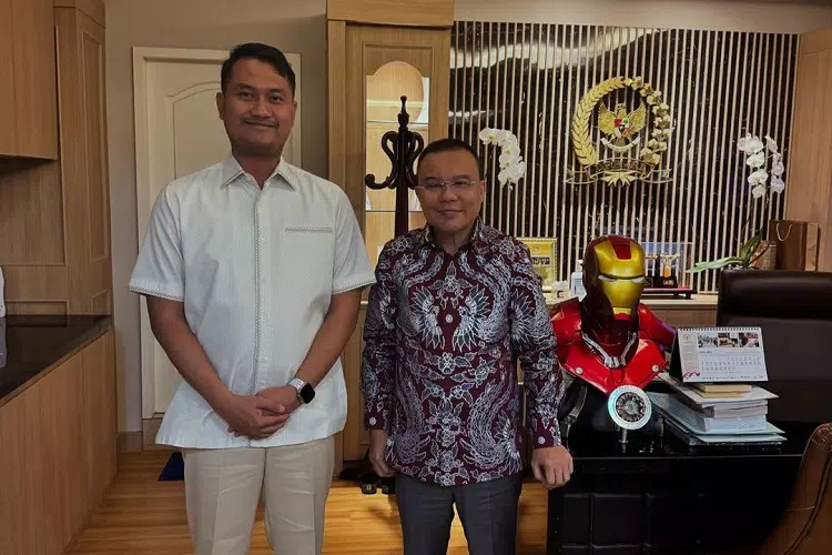 IST BERSAMA KETUA HARIAN--Bakal calon Wali Kota Makassar Andi Seto Gadhista Asapa bersama Ketua Harian DPP Partai Gerindra, Prof H Sufmi Dasco Ahmad di Jakarta