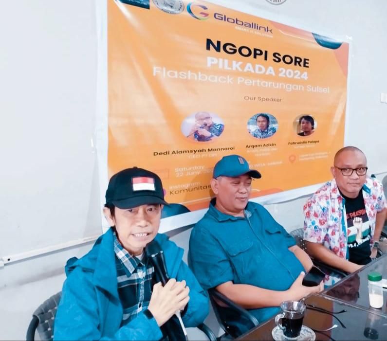 IST JADI PEMBICARA--Tiga tokoh yakni Arqam Asikin, Fahruddin Palapa dan Dedy Alamsyah jadi pembicara soal penentu di Pilgub Sulsel