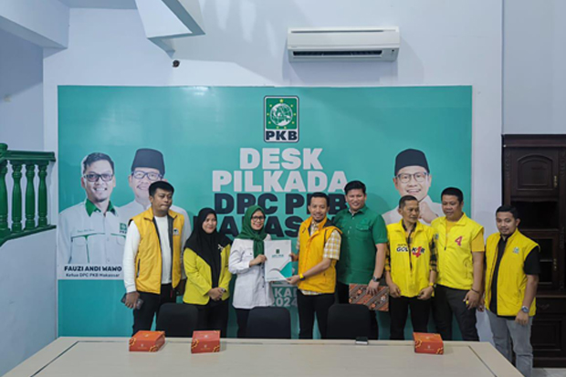 IST DIWAKILI TIM--Munafri Arifuddin diwakili oleh tim untuk mendaftar di DPC PKB sebagai bakal calon wali kota Makassar 