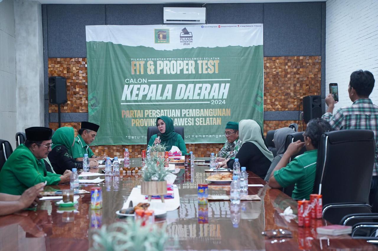 IST MENGIKUTI UJI KEPATUTAN--Politisi Golkar Andi Ina Kartika Sari mengikuti uji kepatutan dan kelayakan di DPW PPP Sulsel sebagai bakal calon Bupati Barru
