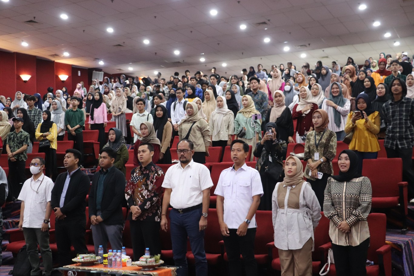 Seminar Nasional Prodi Pendidikan Akuntansi FEB UNM Bahas Peluang dan Tantangan Tenaga Pendidik