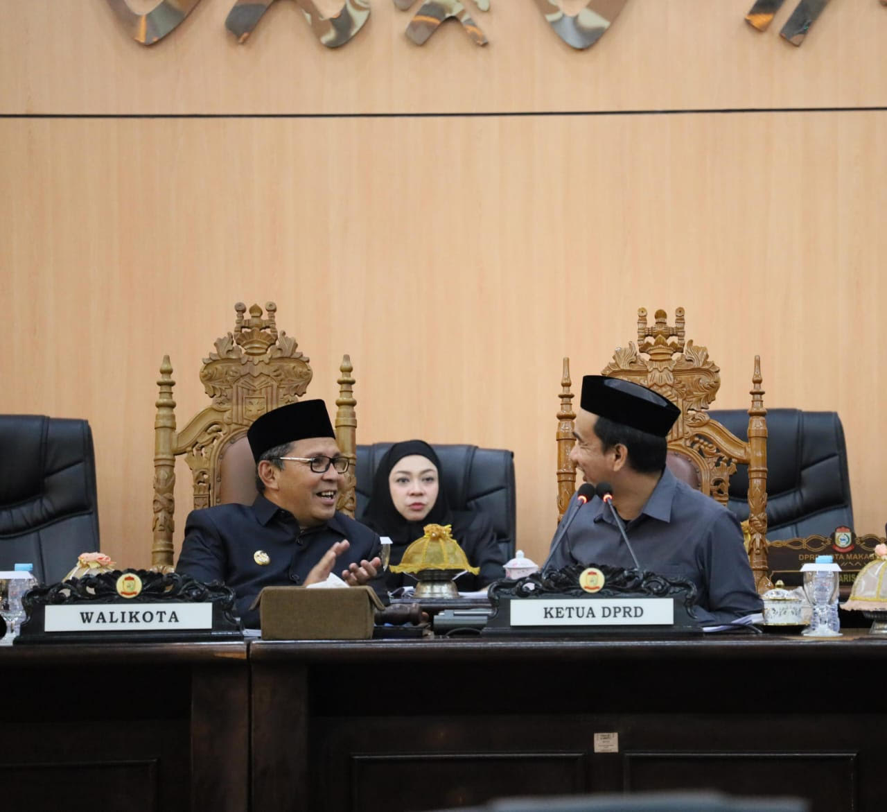 ist RANPERDA--Wali Kota Makassar Moh Ramdhan Pomanto memberikan jawaban atas pemandangan umum fraksi-fraksi DPRD Kota Makassar terhadap Ranperda tentang Pertanggungjawaban Pelaksanaan APBD TA 2023. Tampak Danny Pomanto bersama Ketua DPRD Kota Makassar Rudianto Lallo di Ruang Rapat Paripurna DPRD Makassar, Sabtu (22/6) malam.