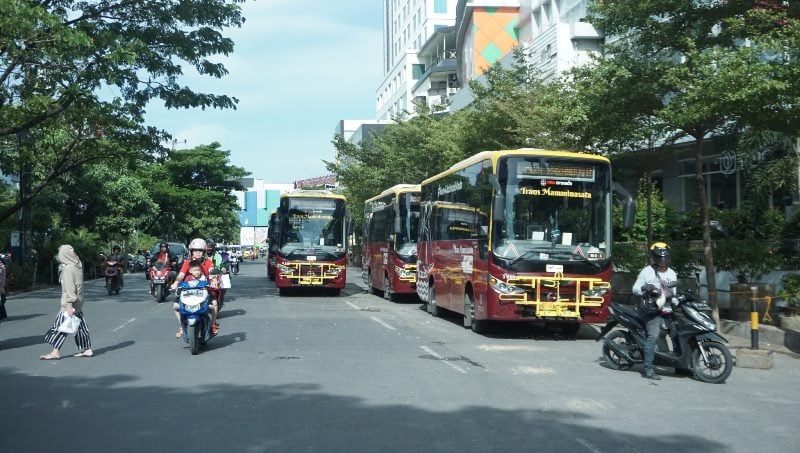 int DIMANFAATKAN--Program Bus Trans Sulawesi Selatan yang diluncurkan oleh Penjabat Gubernur Sulawesi Selatan, Prof Zudan Arif Fakrulloh pada 10 Juni 2024 lalu telah dimanfaatkan oleh 4.875 penumpang secara gratis. Tampak Bus Trans Sulawesi.  