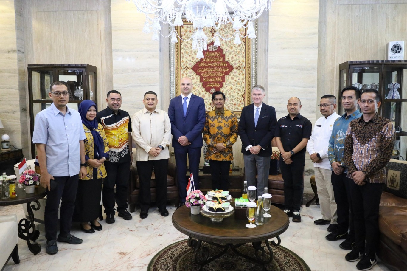ist SAMBUT--Pj Sekkot Makassar, Firman Hamid Pagarra menyambut baik kehadiran Konsulat Jenderal Kroasia di Makassar.Hal ini dapat memperlebar sayap peluang kerja sama dan investasi antara Makassar dan Kroasia.