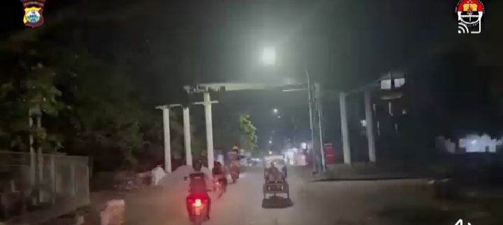 IST PATROLI -- Sat Samapta Polrestabes Makassar melakukan patroli di wilayah hukum Polrestabes Makasar dalam rangka mengantisipasi gangguan Kamtibmas.