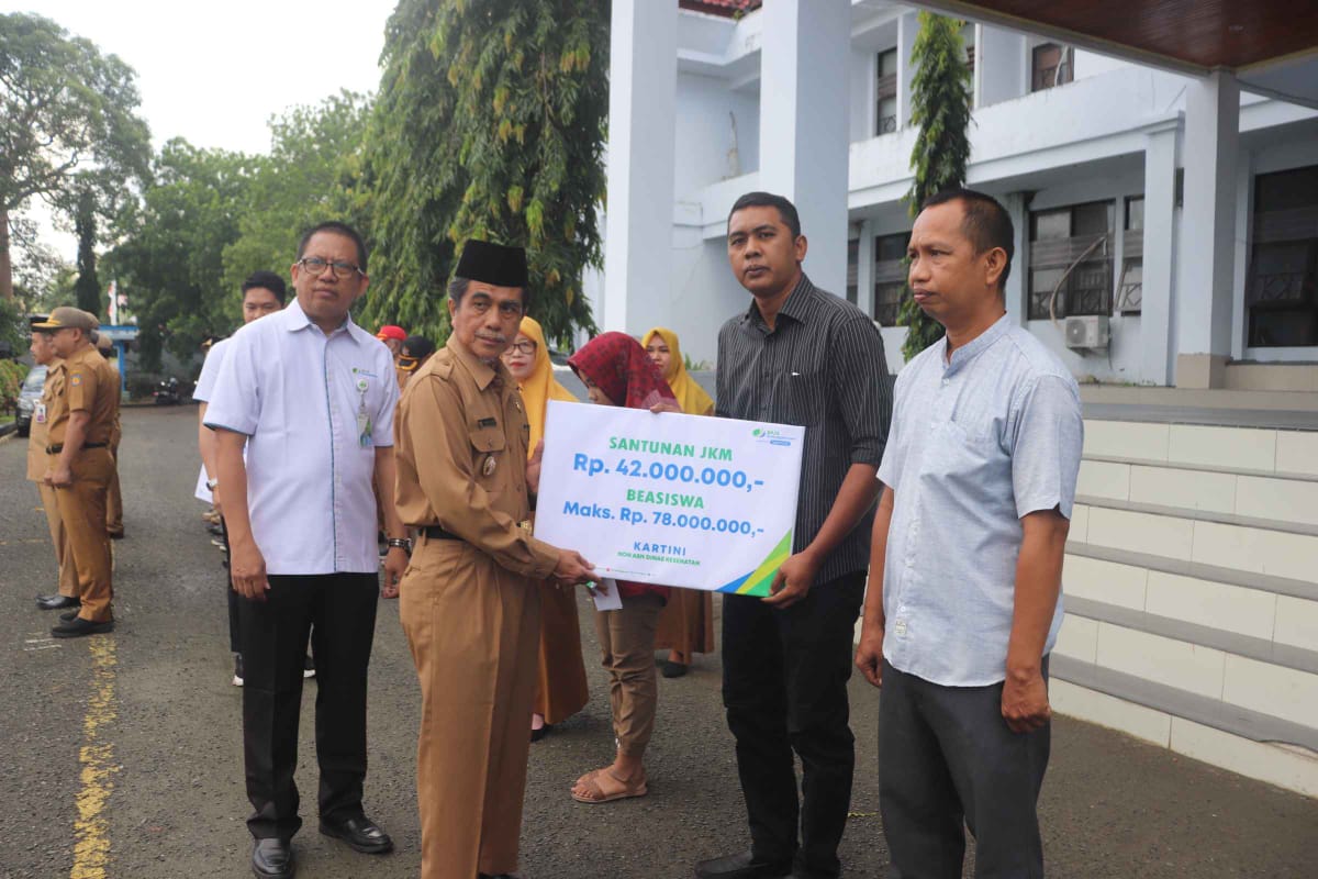 Tiga Ahli Waris Non ASN Terima Santunan, Saiful Arif: Ini Bentuk Kepedulian Pemerintah Melalui BPJS Ketenagakerjaan