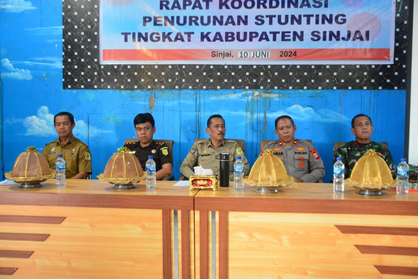RAKOR -- Sekkab Sinjai Andi Jefrianto Asapa saat membuka Rakor percepatan penurunan stunting dirangkai dengan pertemuan penguatan konsolidasi penurunan stunting tingkat Kabupaten Sinjai tahun 2024 di Aula Wisma Sanjaya Kecamatan Sinjai Utara, Senin (10/6)
