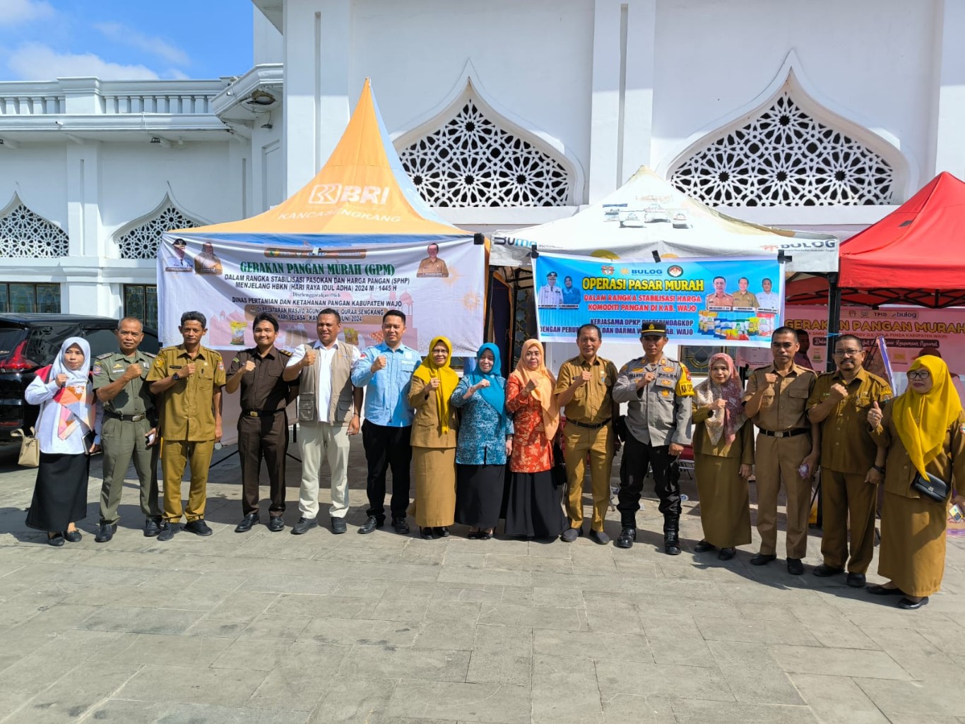 PASAR MURAH -- Dinas Pertanian dan Ketahanan Pangan Kabupaten Wajo bersama Bulog Wajo kembali melaksanakan Pasar Murah menjelang Hari Raya Idul Adha 1024 M/ 1445 H