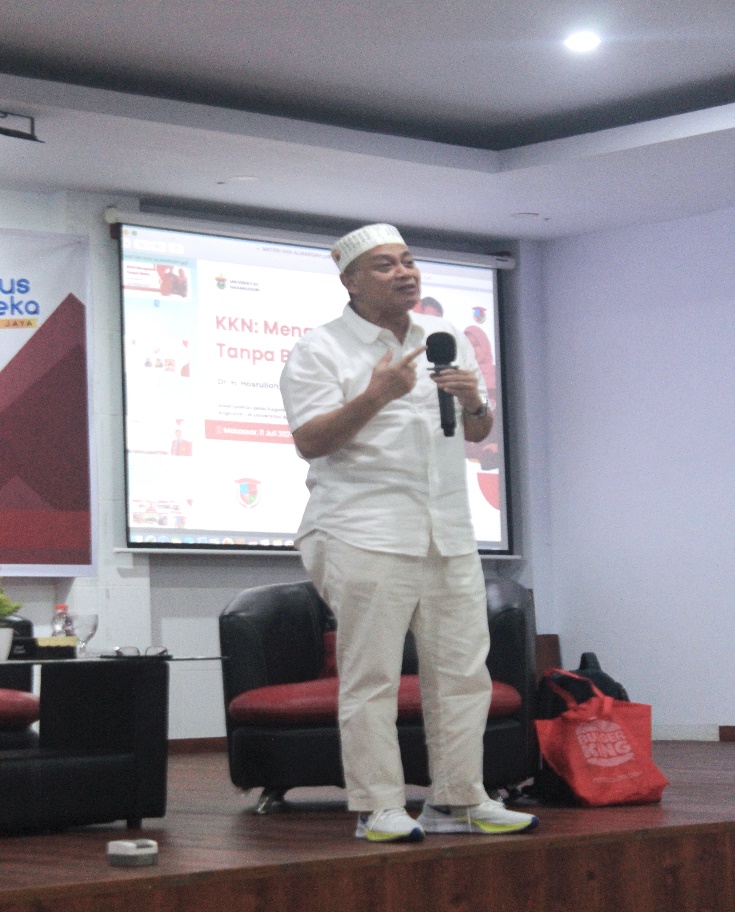 Dr. Hasrullah Beri Pembekalan ke Mahasiswa KKN Angkatan Pertama Univeral
