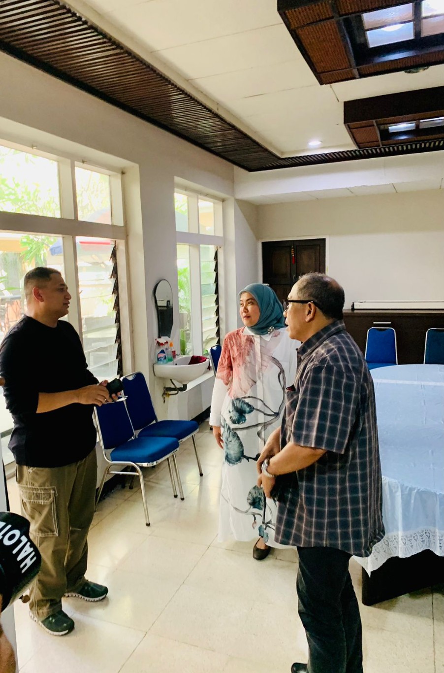 IST MENEMUI--Bakal calon wali kota Makassar Munafri Arifuddin menemui politisi Demokrat Aliyah Mustika dan Ilham Aroief Sirajuddin di Jalan Maipa, Makassar, Minggu, (14/7) sore