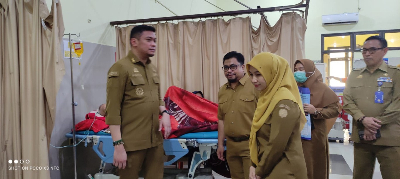 Adnan Berang, Damprat  Manajemen RS Syekh Yusuf