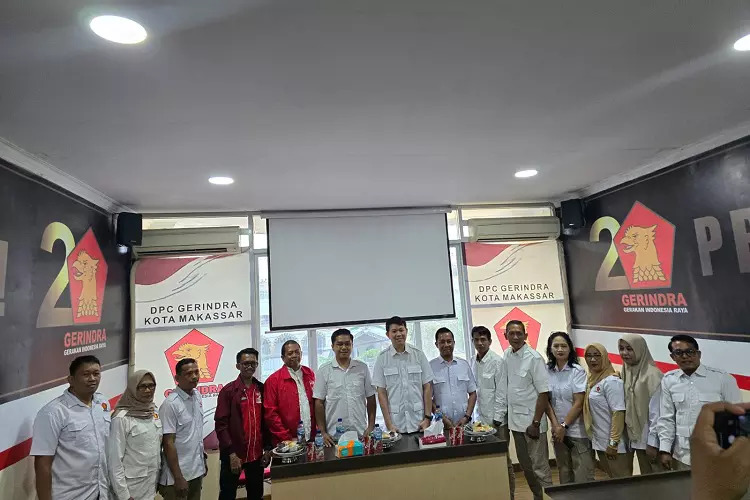IST TERIMA KUNJUNGAN--Ketua DPC Partai Gerindra Makassar Erick Horas menerima kunjungan pengurus DPW PSI Sulsel yang dipimpin Makbul Halim 