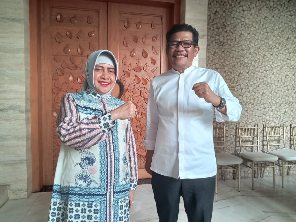 IST BERPELUANG PAKET--Ketua DPW PKB Sulsel Azhar Arsyad bersama Indira Yusuf Ismail. Keduanya berpeluang berpaket di Pilwali Makassar