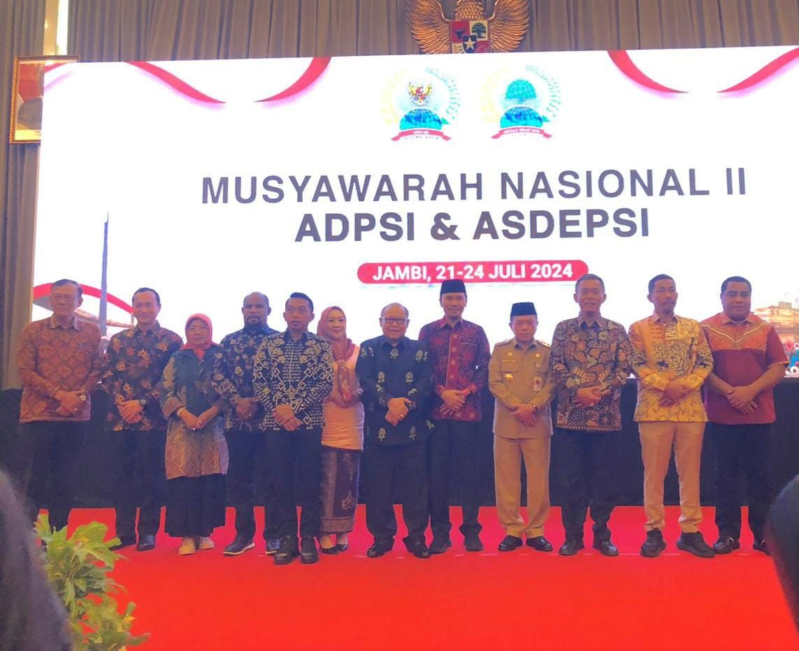 IST HADIRI MUNAS--Wakil Ketua I DPRD Sulsel Syaharuddin Alrif menghadiri Munas II ADPSI dan Asdepsi di Jambi