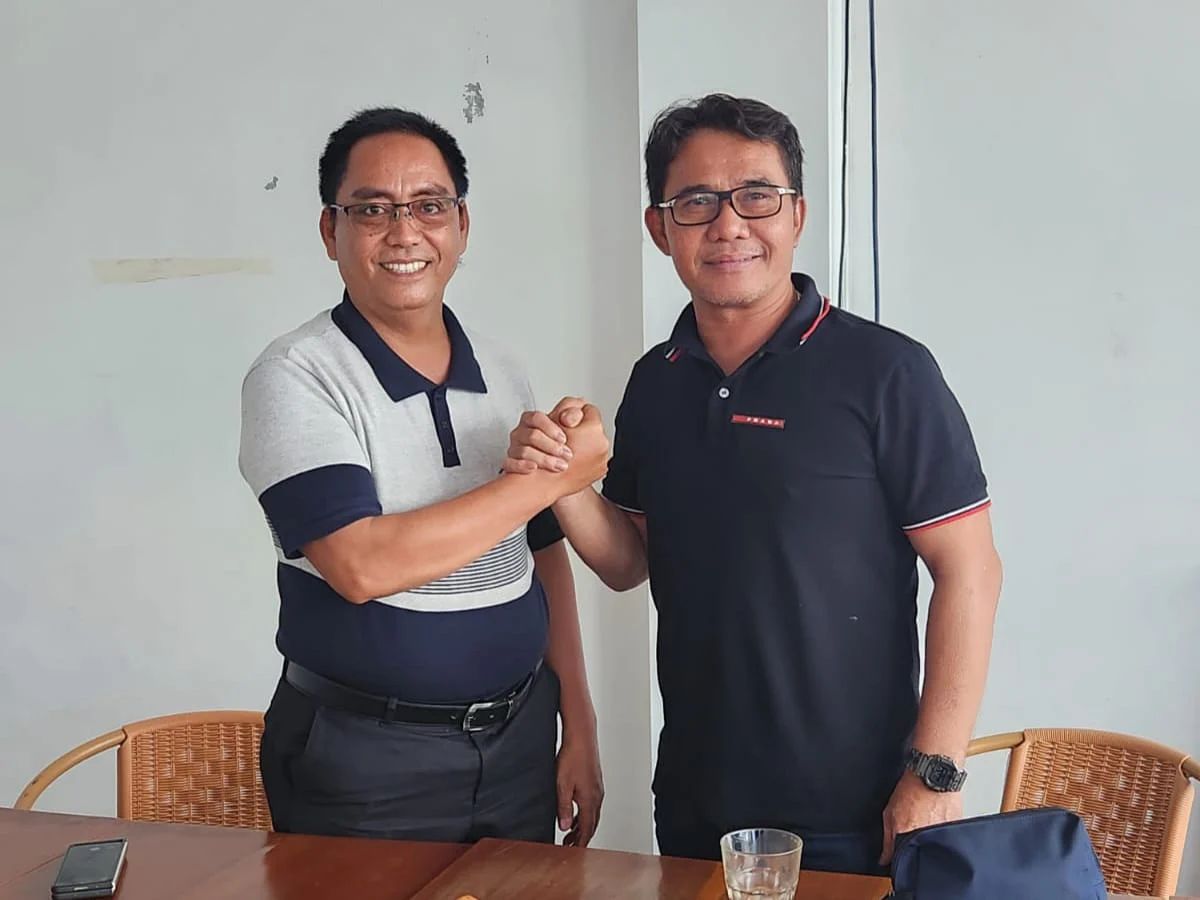 IST BERTEMU KHUSUS--Dua kandidat yakn Abd Rahman Bando dan Irwan Adnan melakukan pertemuan khusus terkait kontestasi Pilwali Makassar di salah saru cafe di Panakkukang, Rabu (24/7).