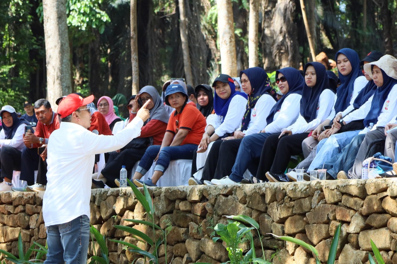 ist NARASUMBER--Wali Kota Makassar Moh Ramdhan Pomanto saat menjadi narasumber pada kegiatan TOT Building Character Angkatan III yang digelar Disdik Kota Makassar, di Tokka Tena Rata, Sabtu (6/7).