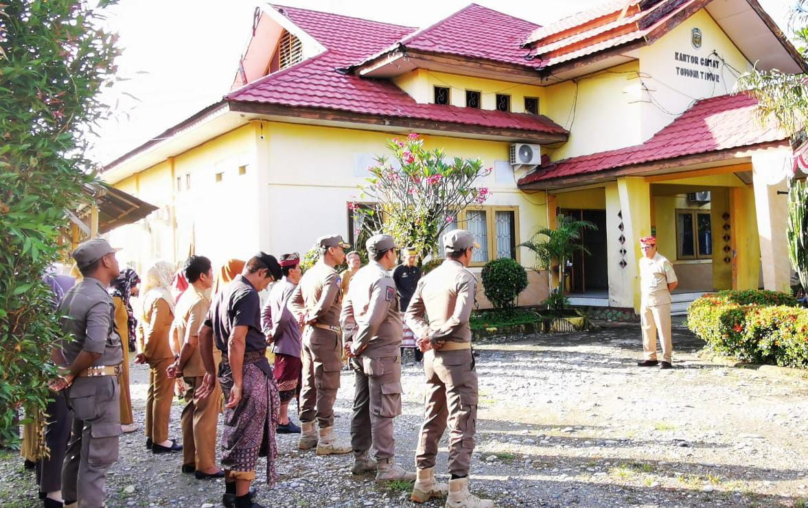 Camat Lepas Jenazah Pegawai PKM Tomoni