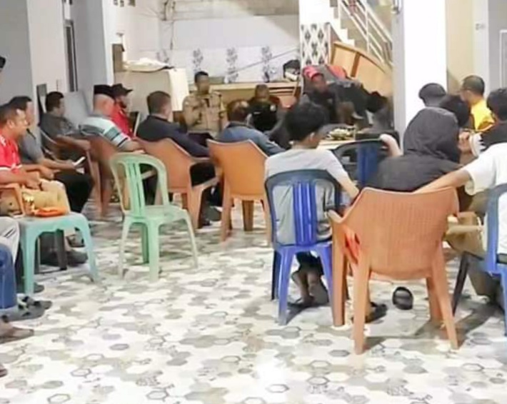 IST KAMTIBMAS -- Para tokoh agama, masyarakat, pemuda, dan pihak Polsek Manggala, menggelar pertemuan dalam membahas situasi Kamtibmas di wilayah hukum Polsek Manggala-Polrestabes Makassar.