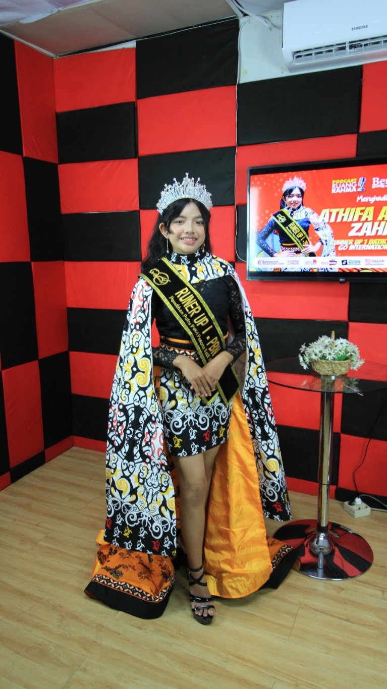 Perkenalkan Baju Adat Makassar, Siap Tampil di Singapura