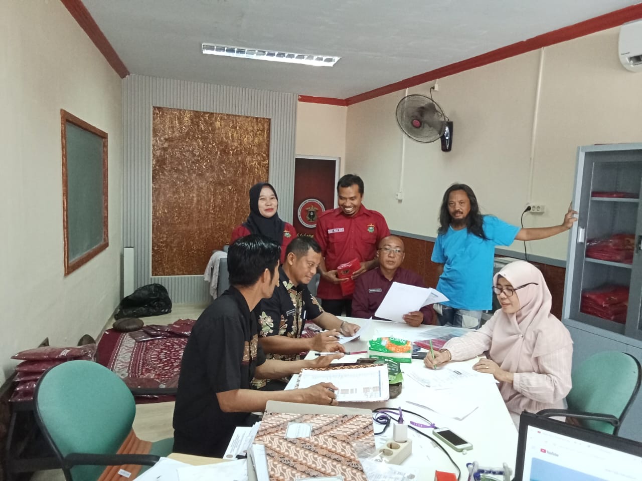PELANTIKAN -- Rapat pemantapan panitia pelantikan IKA Unhas Takalar, Kamis (18/7). 