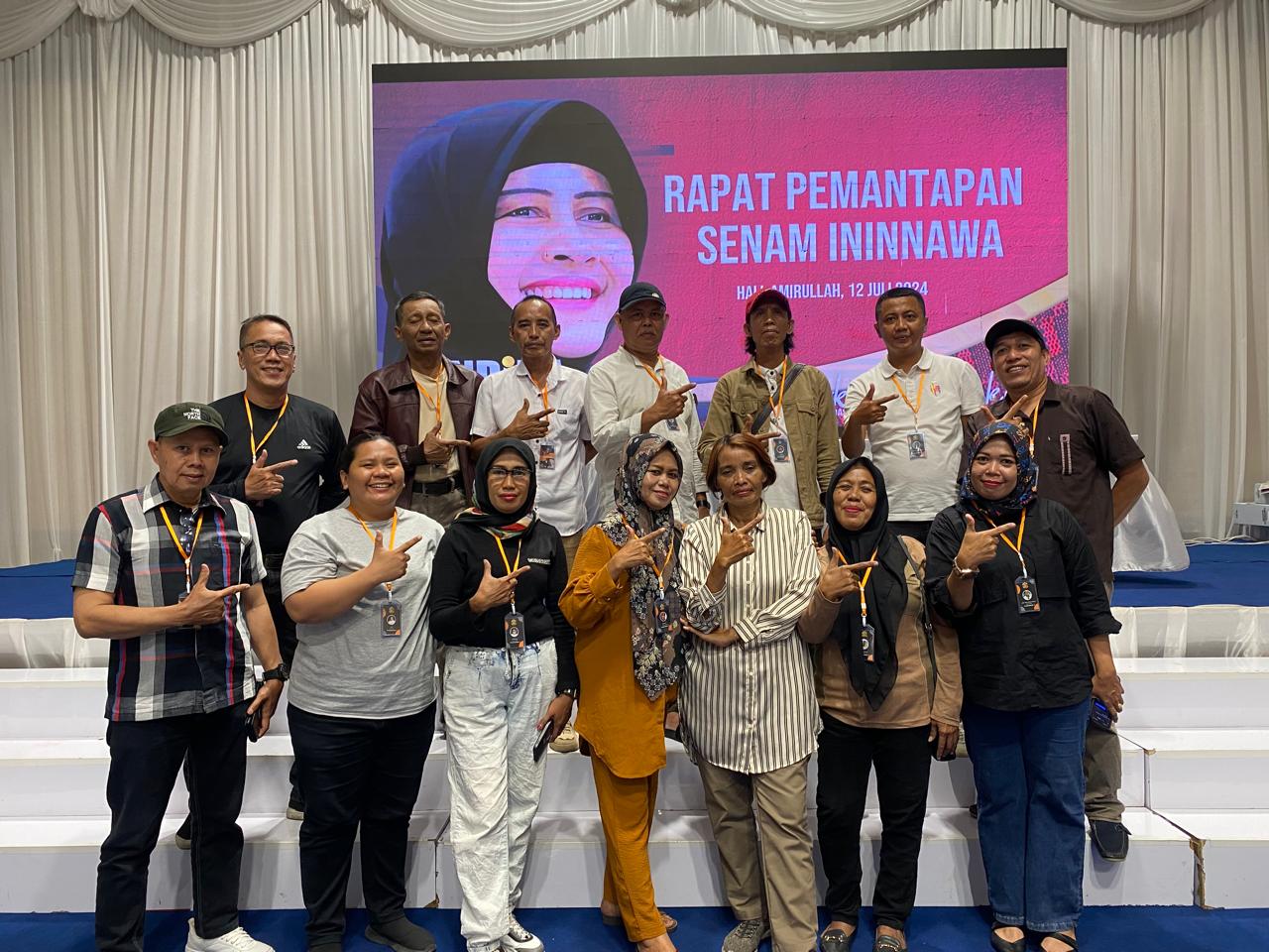 IST SILATURAHMI Tokoh masyarakat yang tergabung Transformer dari Kecamatan Makassar, Haji Arman bersilaturahmi ke kediaman Indira Yusuf Ismail 