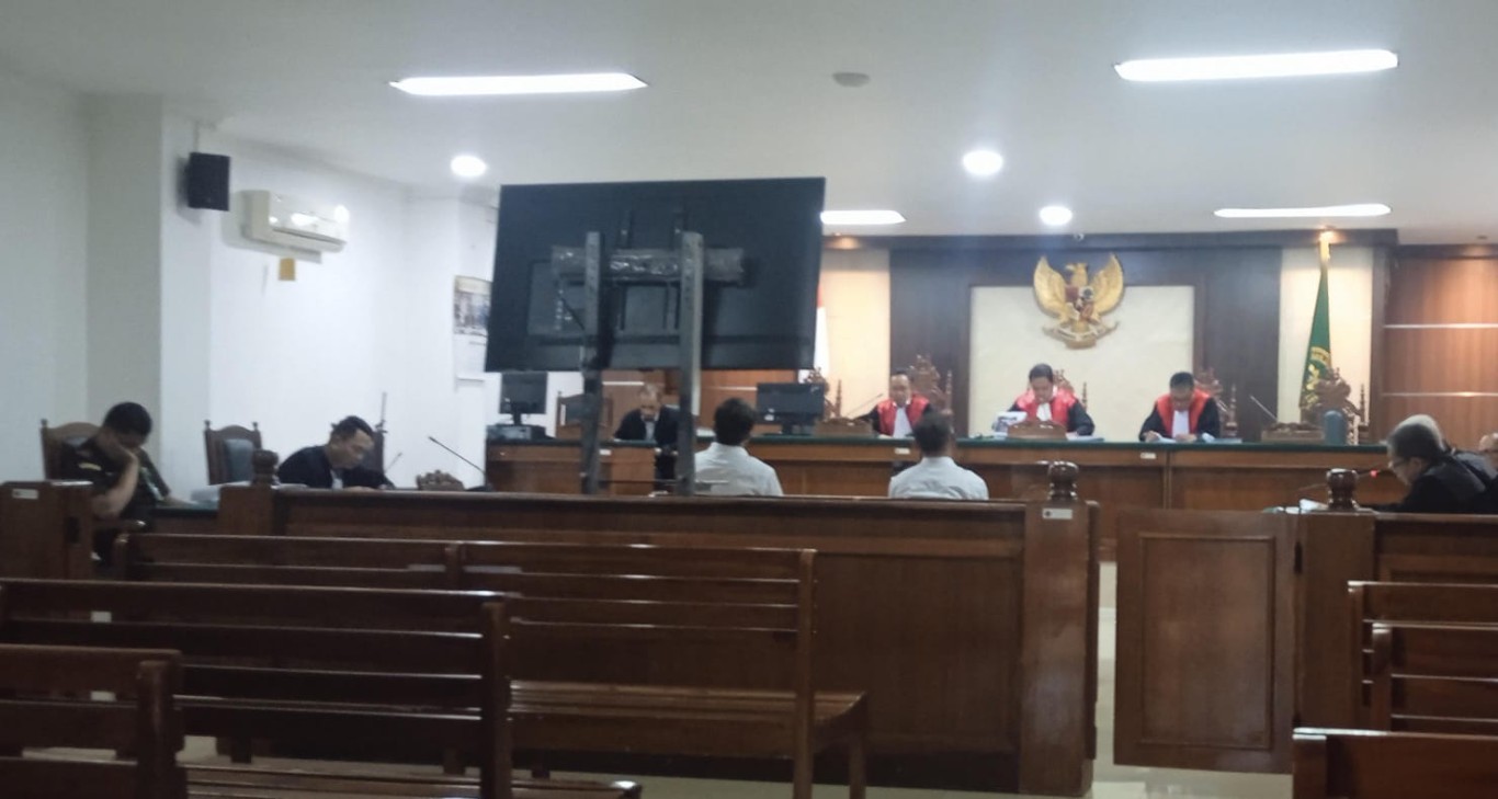 SIDANG -- Suasana sidang lanjutan dugaan korupsi pembangunan ruas jalan Bangkelekila'-To'yasa, Kabupaten Toraja Utara di Pengadilan Negeri Makassar.