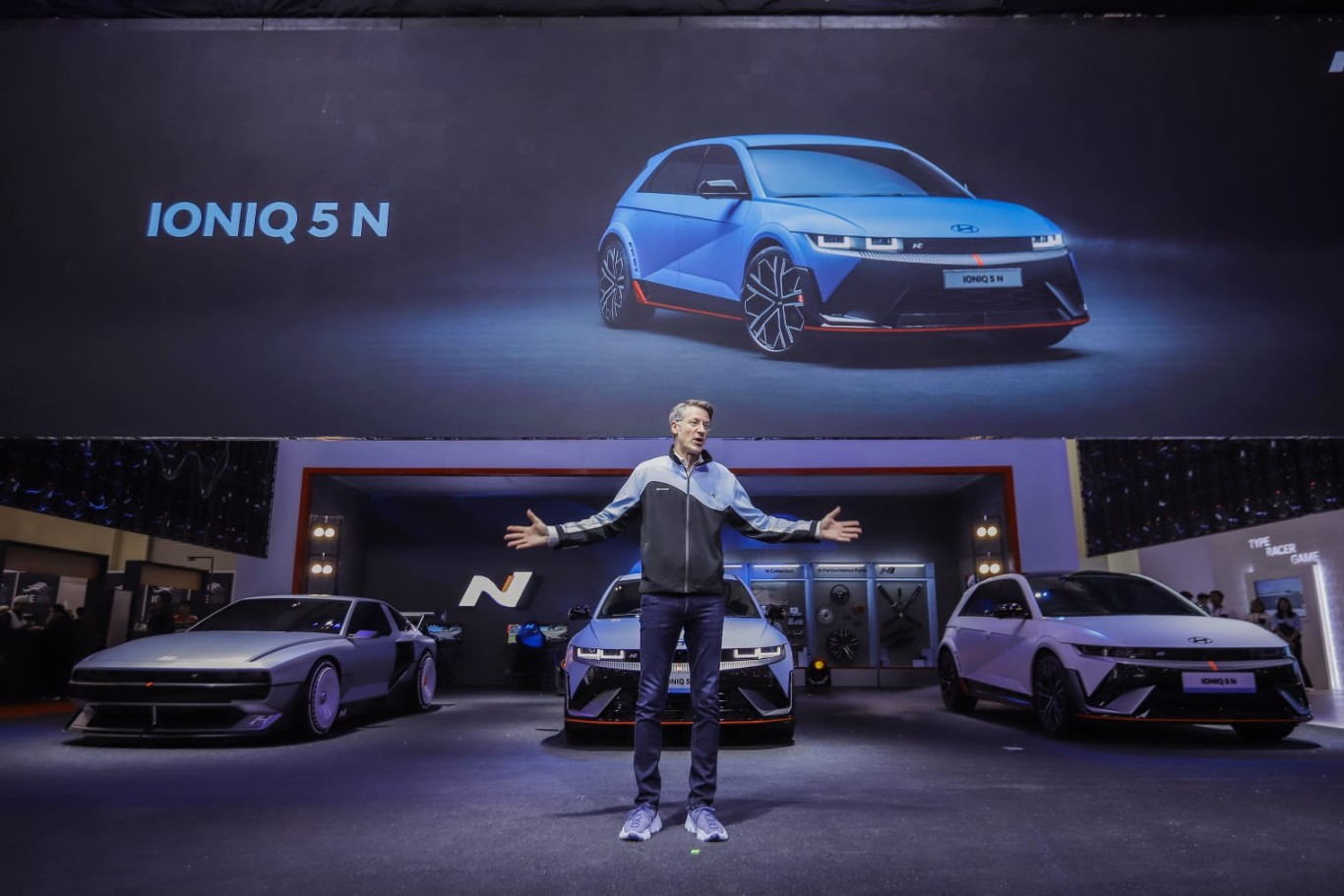 GIIAS 2024 -- IONIQ 5 N mobil listrik high-performance, produksi lokal pertama di Indonesia, hadir memeriahkan booth Hyundai di GIIAS 2024. 