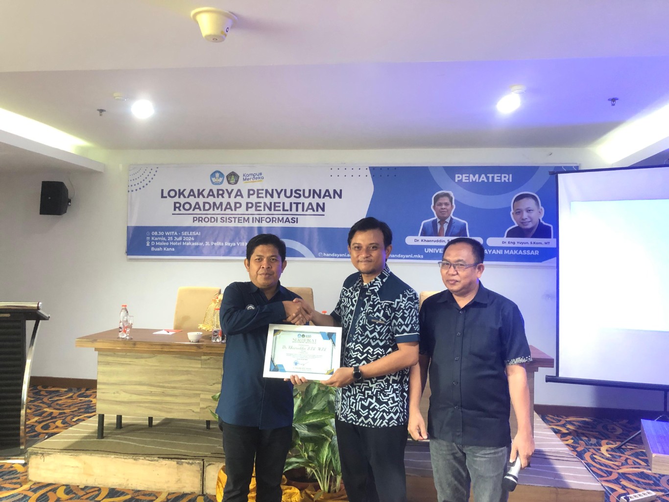 Prodi Sistem Informasi Universitas Handayani Makassar Gelar Lokakarya Penyusunan Roadmap Penelitian