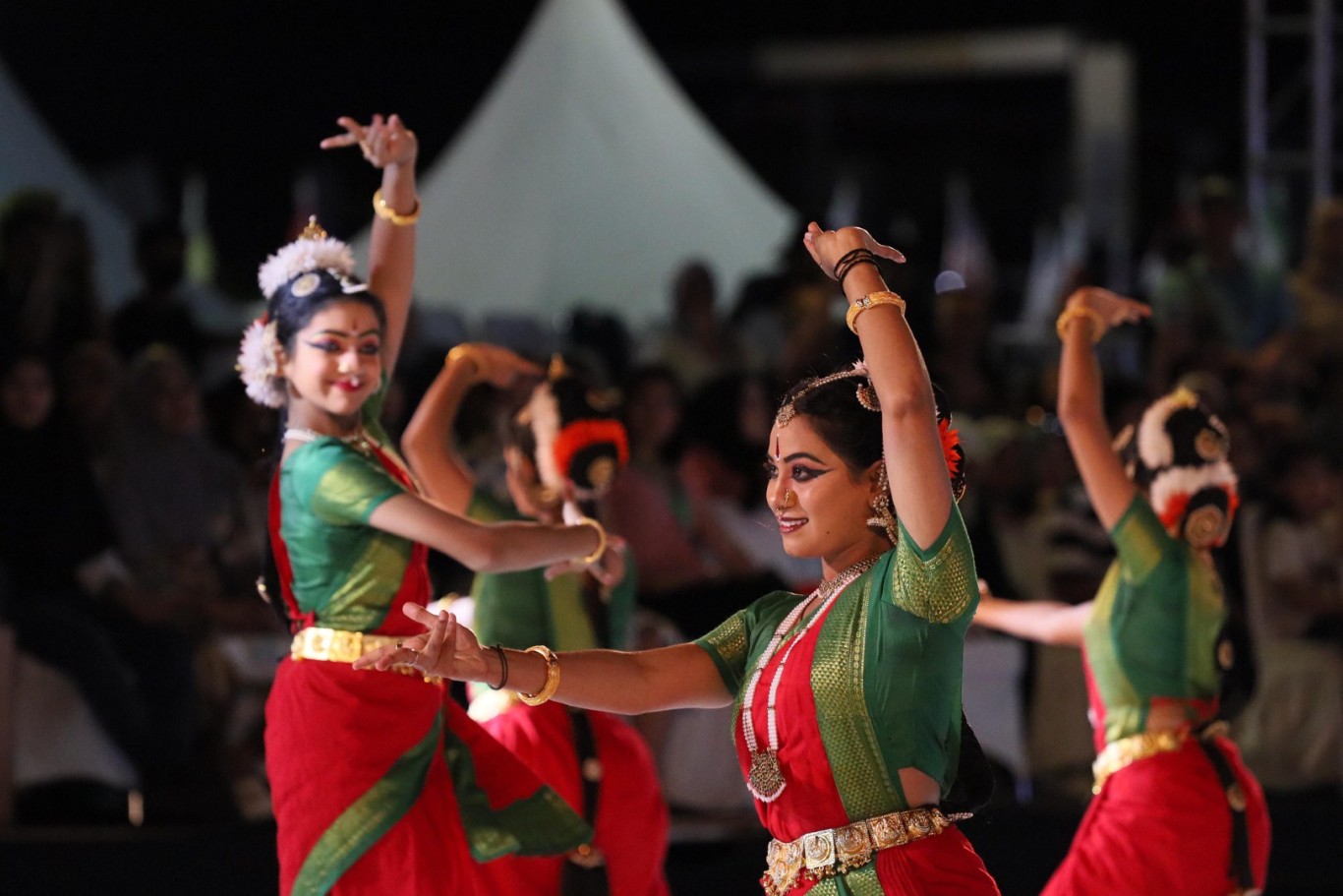 ist MEMUKAU--Delegasi India tampil memukau dengan membawakan Tarian Bharatanatyam & Kuchipudi di Panggung Utama F8 Makassar, Sabtu (27/7).