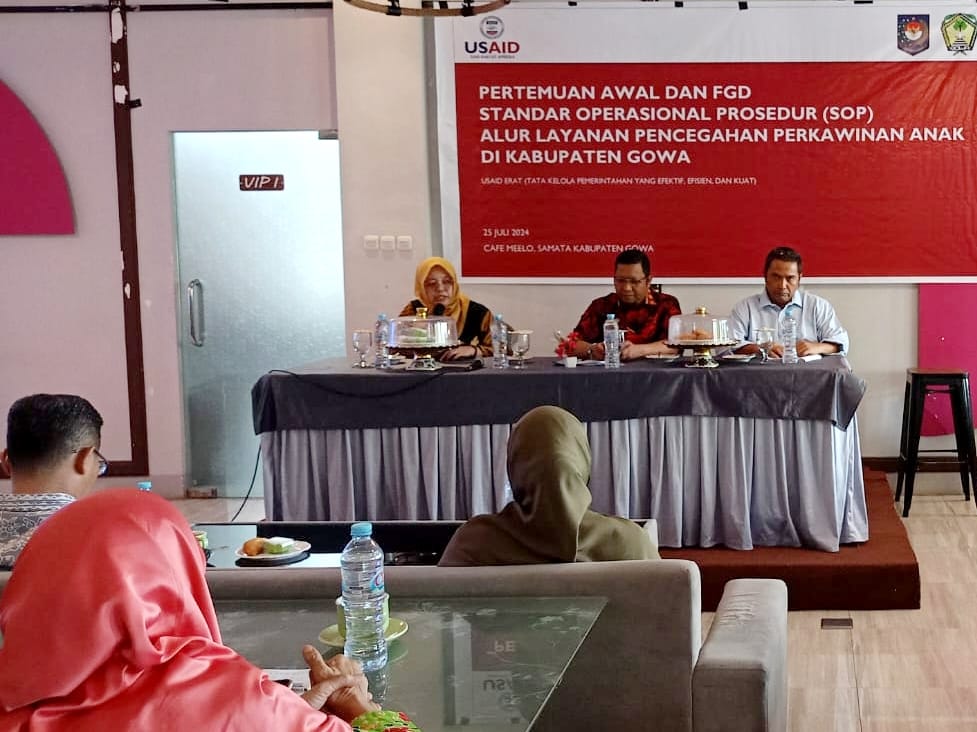 IST FORUM -- Focus Group Discussion (FGD) yang digelar Pemkab Gowa bersama USAID ERAT membahas tentang pembuatan SOP Layanan Pencegahan Perkawinan Anak. 