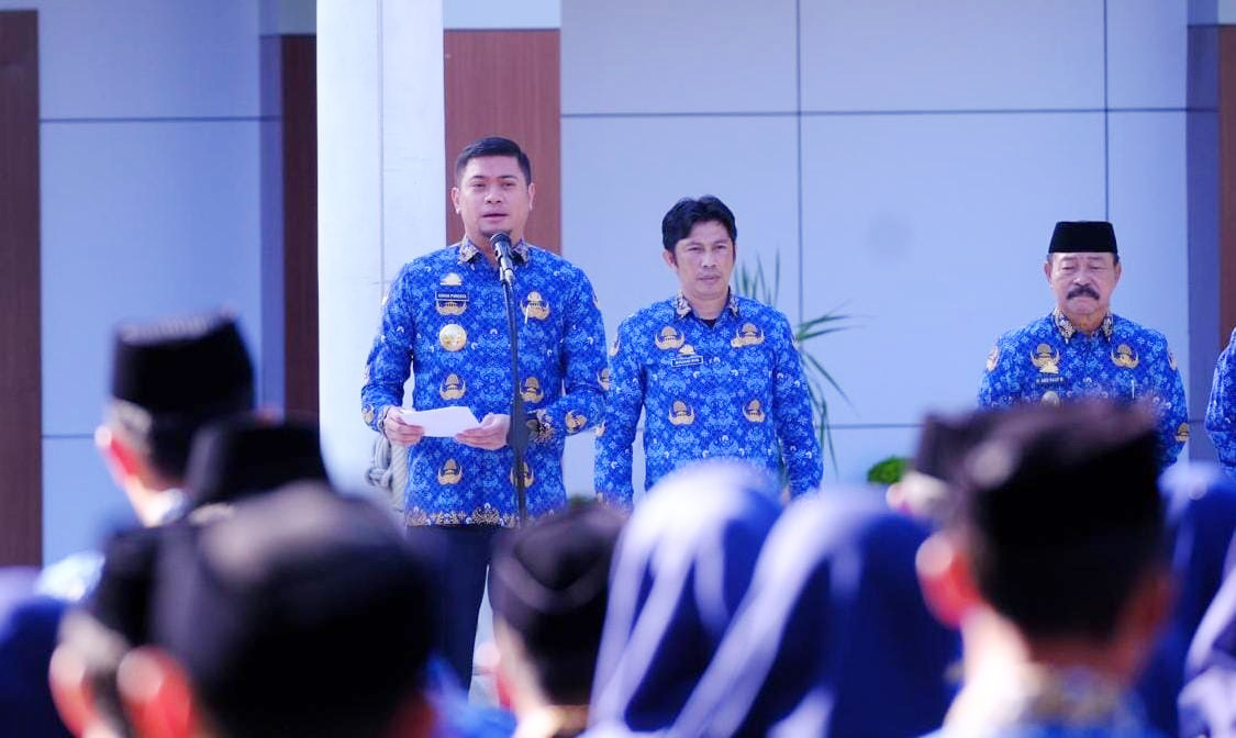 IST HAK DAN KEWAJIBAN -- Bupati Gowa, Adnan Purichta Ichsan didampingi Wakil Bupati, Abdul Rauf Malaganni, memberikan pemahaman kepada para PPPK agar tahu hak dan kewajibannya.