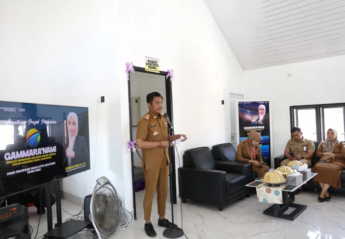 int LAUNCHING--Pj Sekkot Makassar, Firman Hamid Pagarra melaunching Inovasi Gerakan Membangun Makassar Rendah Karbon dengan Bangunan Ramah Lingkungan atau disebut dengan Gammara’nami. Kegiatan ini berlangsung di Kantor Lurah Tompo Balang, Kecamatan Bontoala, Senin (29/7). 