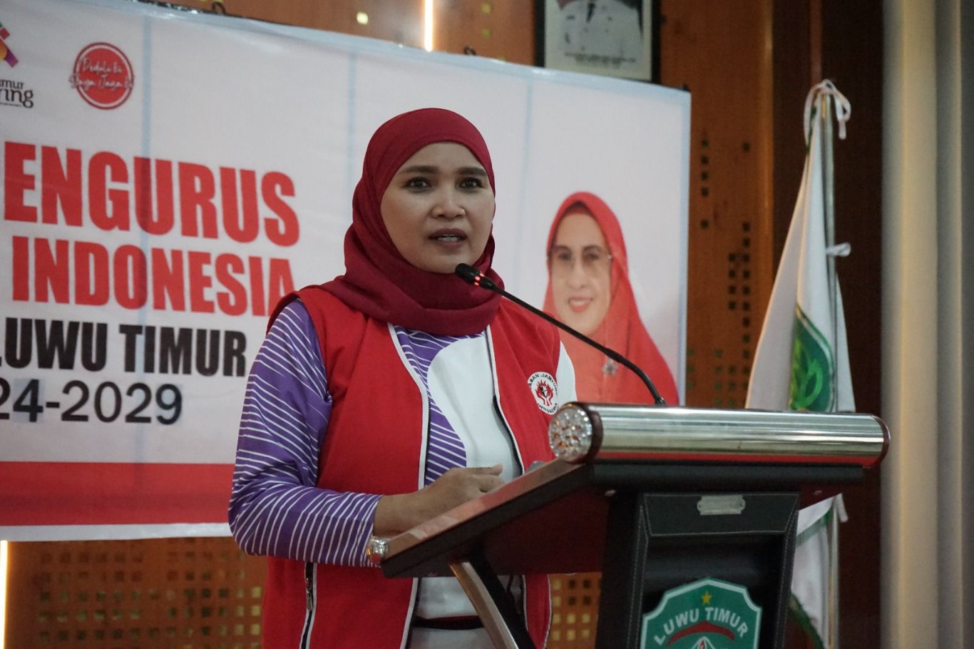 LAUNCHING -- Sekkab Luwu Timur, H Bahri Suli menghadiri acara pelantikan pengurus YJI Cabang Lutim Masa Bakti 2024-2029 sekaligus melaunching Bu Haja di Desa (Bumikan Kesehatan Jantung di Desa) dan Bu Haja di Sekolah (Bumikan Kesehatan Jantung di Sekolah), di Aula Rujab Bupati, Senin (29/7).