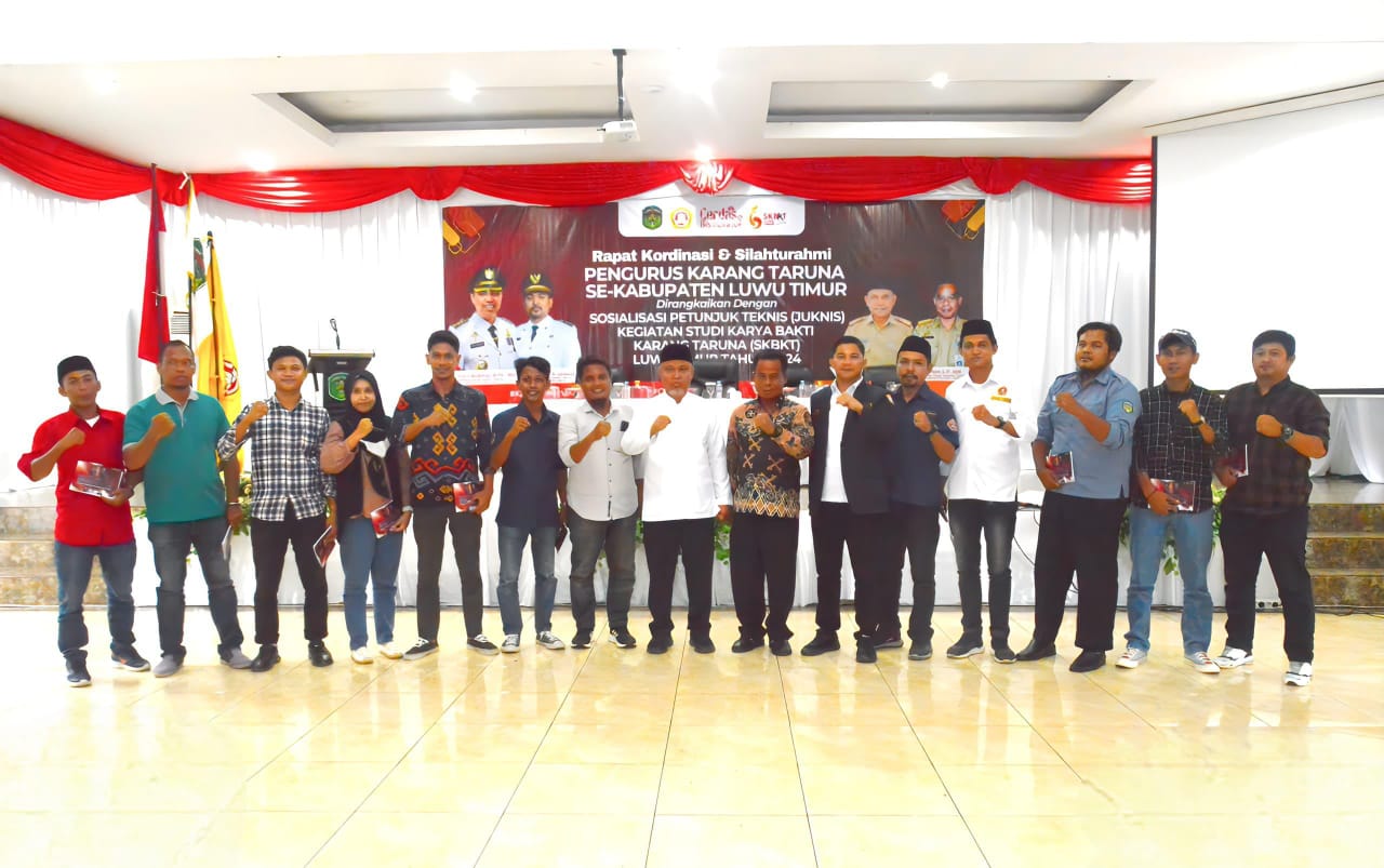 RAKOR -- Bupati Luwu Timur, H. Budiman secara resmi membuka Rakor Karang Taruna Desa se-Kabupaten Luwu Timur dirangkai sosialisasi Juknis Kegiatan Studi Karya Bakti Karang Taruna (SKBT) yang diadakan di Gedung Wanita Simpurusiang Malili baru-baru ini. 