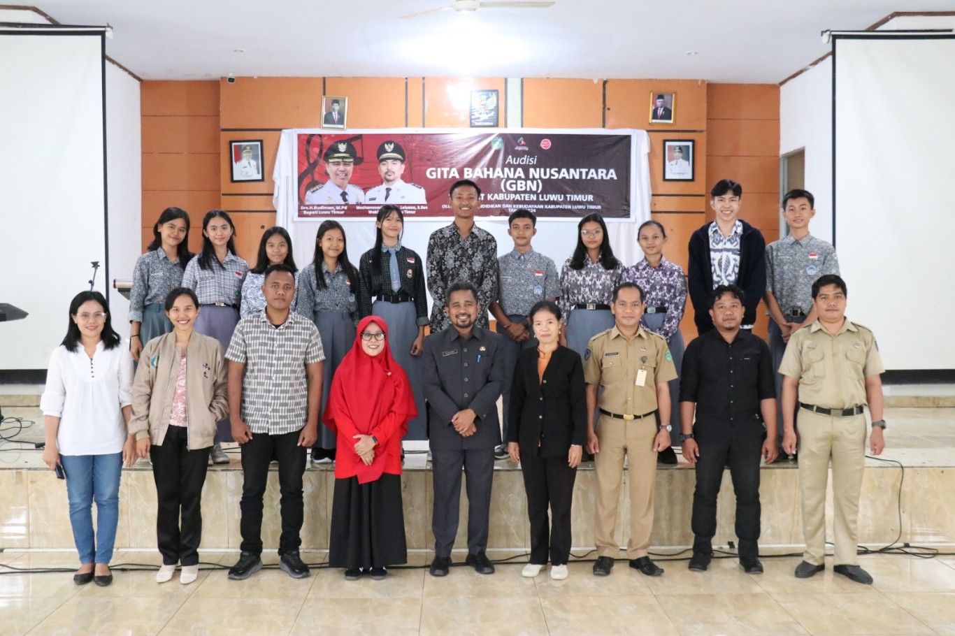 AUDISI -- Kepala Dinas Pendidikan dan Kebudayaan Pemkab Luwu Timur foto bersama usai menggelar Audisi Gita Bahana Nusantara (GBN) Tahun 2024 tingkat kabupaten di Aula Dinas Dikbud Lutim, Senin (1/7).