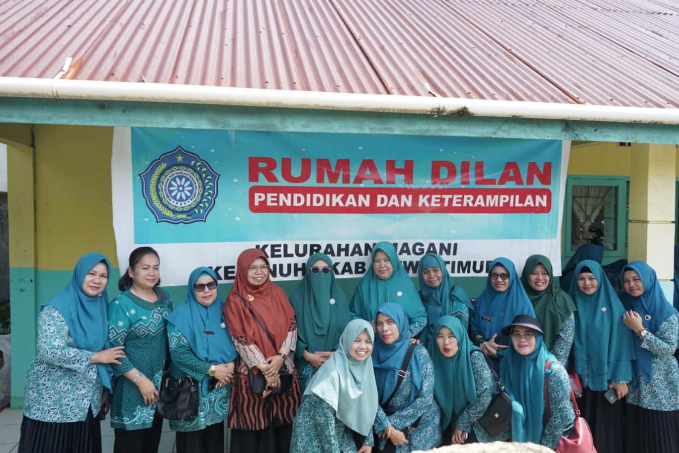 SUPERVISI -- TP PKK Kabupaten Luwu Timur melakukan Supervisi, Monitoring dan Evaluasi dan Pelaporan (SMEP) pada lokasi khusus (lokus) Pilot Project di Kecamatan Nuha, Sabtu (27/7).