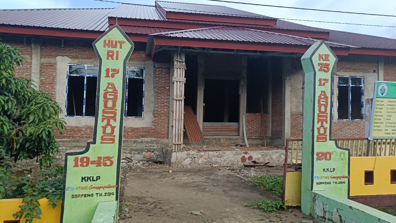 KANTOR BARU --  Pemdes Bulue melakukan pembangunan Kantor Desa yang baru. Dengan Kantor Desa yang baru ini diharapkan dapat menunjang optimalisasi pelayanan kepada masyarakat.