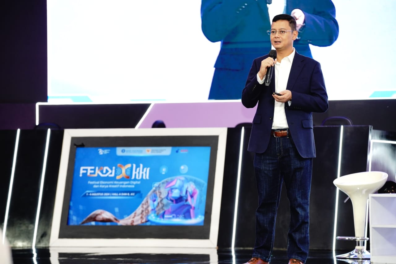 SEVP Digital Banking BSI Saut Parulian Saragih saat menyampaikan paparan terkait peningkatan penetrasi digital keuangan syariah lewat BSI Mobile .  