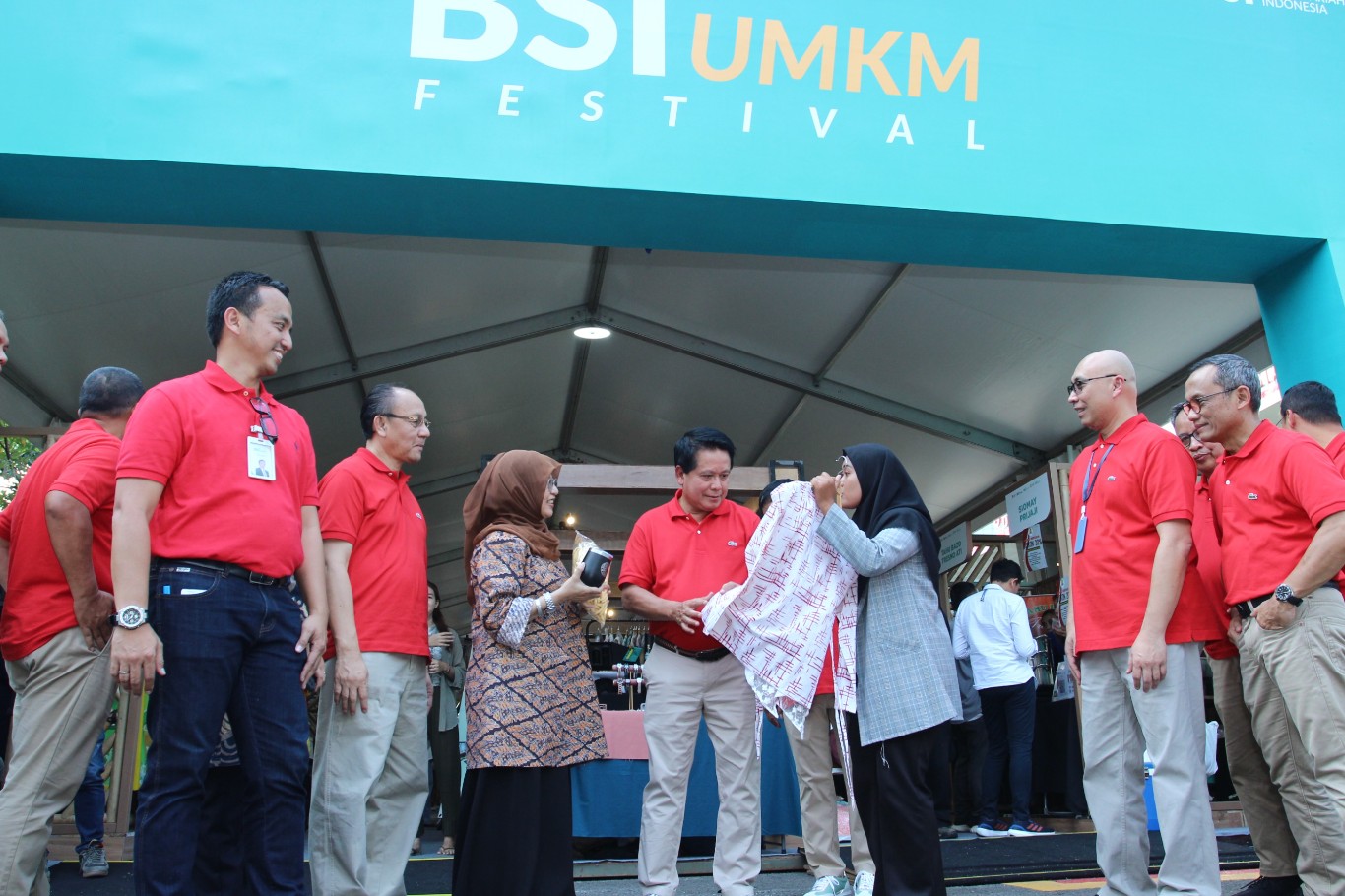 Bank BSI menggelar festival UMKM dalam rangka HUT ke-79 RI sekaligus memeringati Hari UMKM. Acara ini digelar 14 hingga 15 Agustus 2024 di Jakarta.