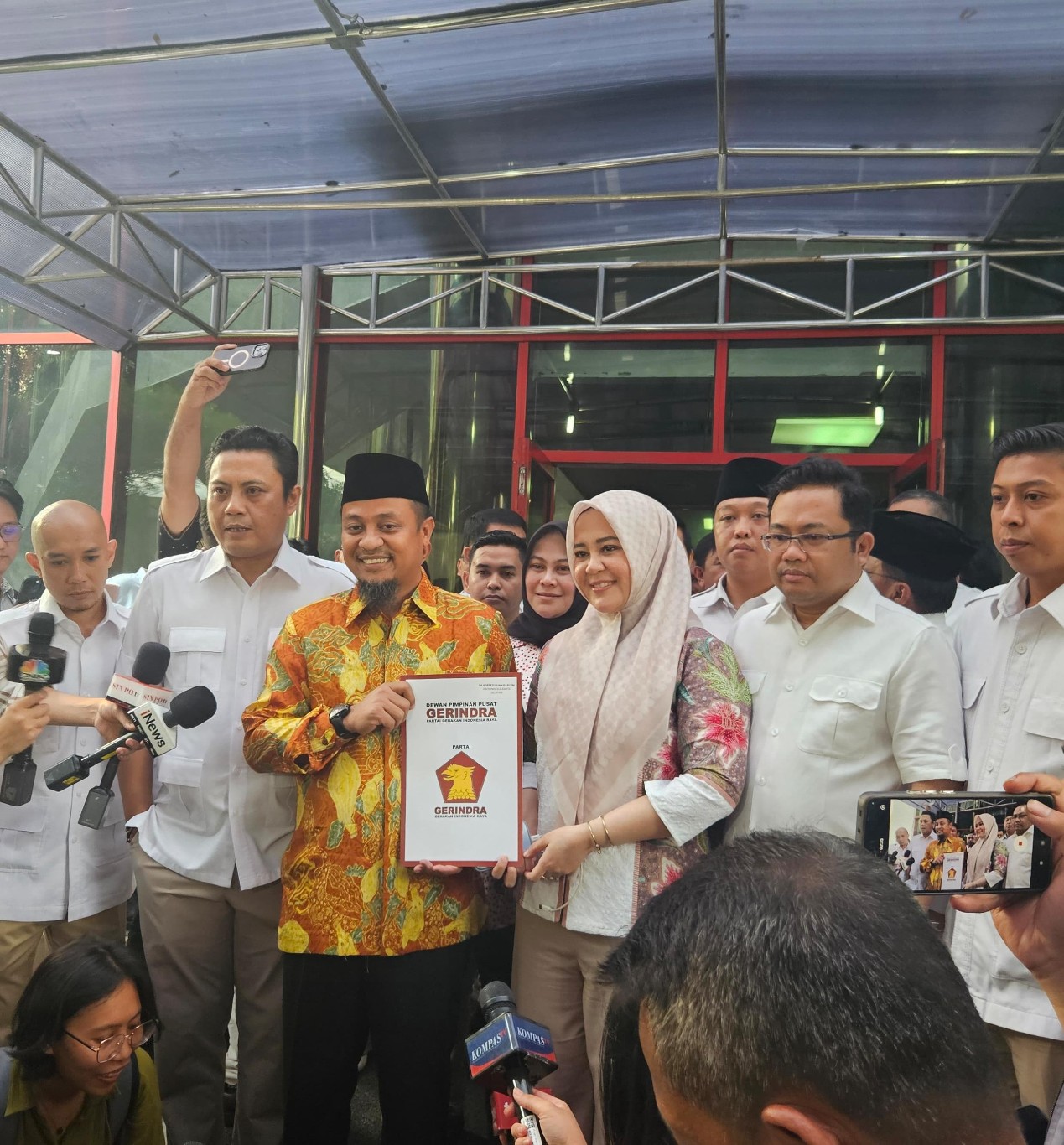 Pasangan Andalan Hati menerima rekomendasi B1-KWK dari Partai Gerindra di Jakarta.