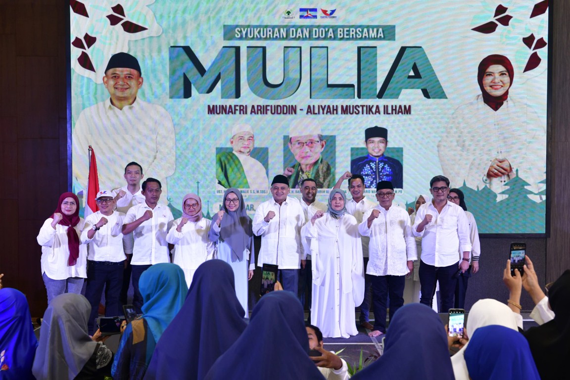 IST SYUKURAN--Pasangan bakal calon wali kota dan wakil wali kota Makassar Munafri Arifuddin-Aliyah Mustika Ilham disela kegiatan syukuran di Hotel Novotel, Makassar, Senin (19/8) malam