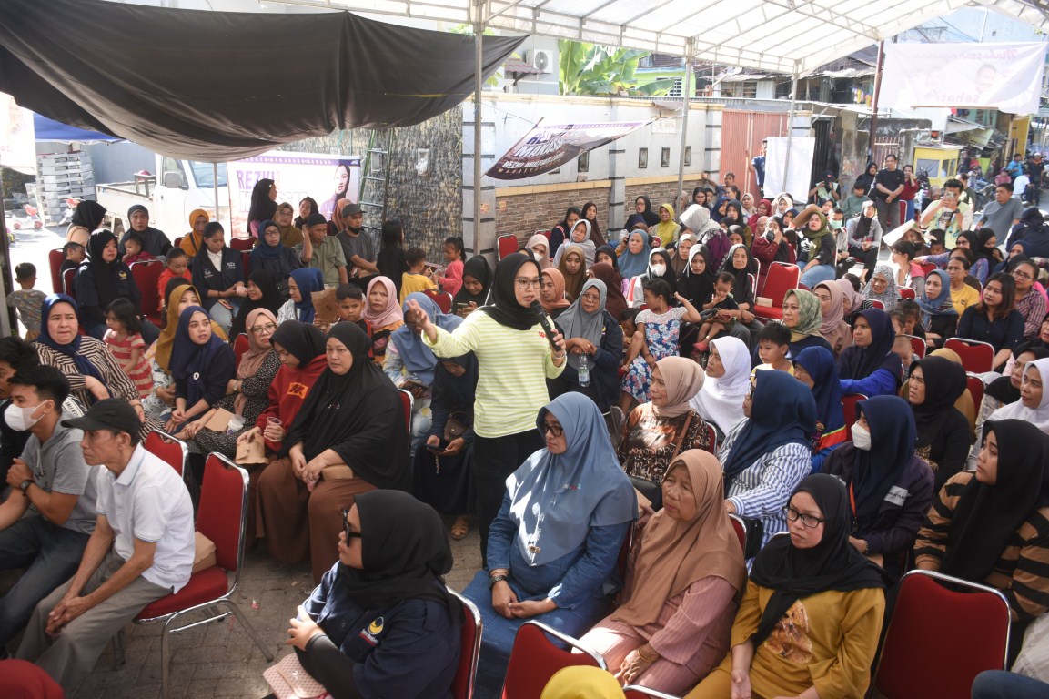 IST NGOBROL BARENG--Bakal calon wakil wali kota Makassar Rezki Mulfiati Lutfi menghadiri acara "Ngobrol bareng" Rezki Mulfiati Lutfi di Jl Inspeksi Kanal, Kelurahan Bonto Lebang, Kecamatan Mamajang, Selasa (20/8).