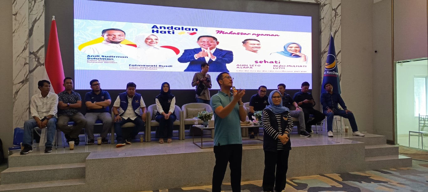 IST MENGHADIRI KONSOLIDASI--Pasangan bakal calon wali kota dan wakil wali kota makassar Andi Seto Gadhista Asapa dan Rezki Mulfiati Lutfi menghadiri konsolidasi tim dan relawan di Nasdem Building, di Jalan Metro Tanjung Bunga, Sabtu (3/8). 