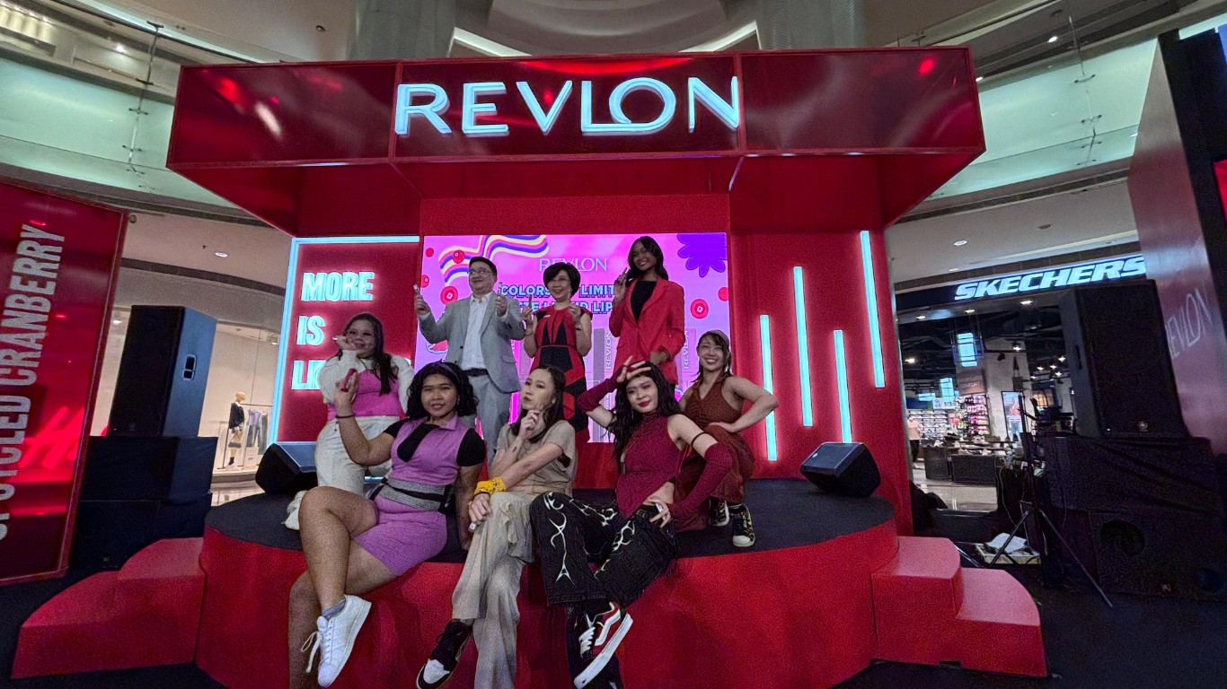 PELUNCURAN -- Suasana peluncuran Revlon ColorStay Limitless MatteTM Liquid Lipstick dengan kampanye More is Limitless.