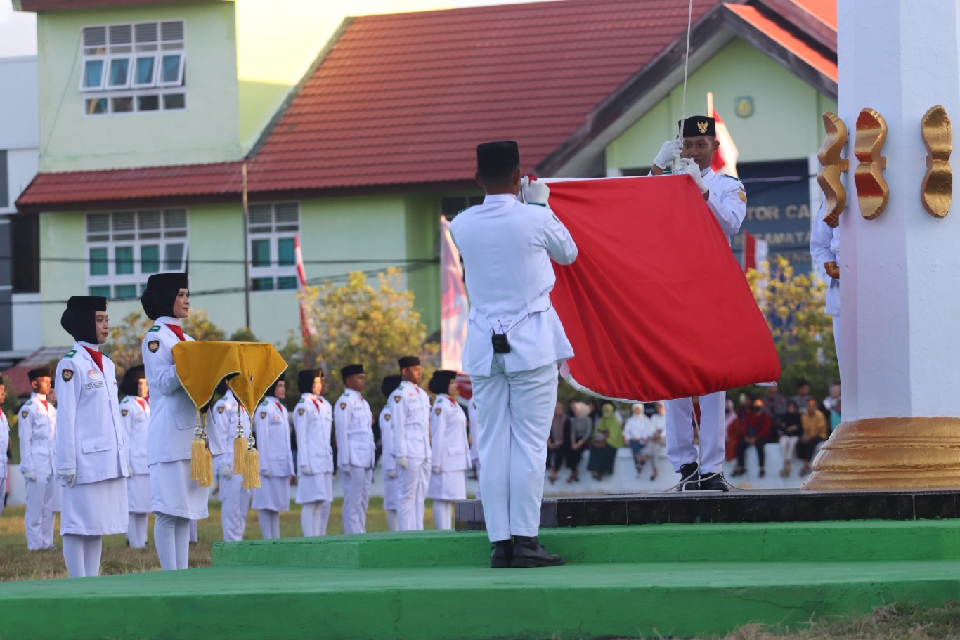 Wabup Saiful Arif Pimpin Upacara Penurunan Bendera Hut Ke79 RI, Paskibraka Sukses Jalankan Tugas